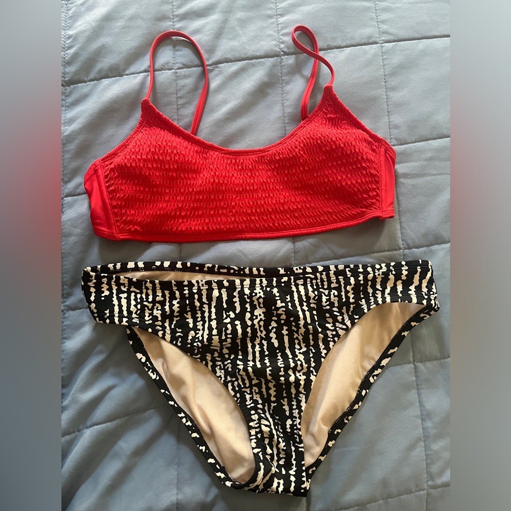 2 piece bikini swim suit Large and a large red black and white